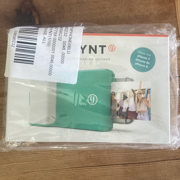 New PRYNT instant photo printer with tags. - Picture 2 of 5